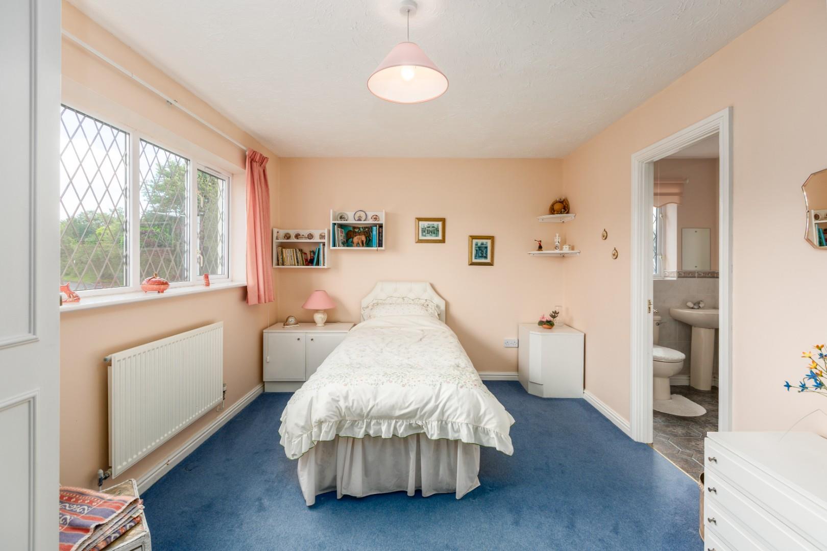 Ffordd Draenen Ddu, West Cross, Newton, Swansea, SA3 5RP